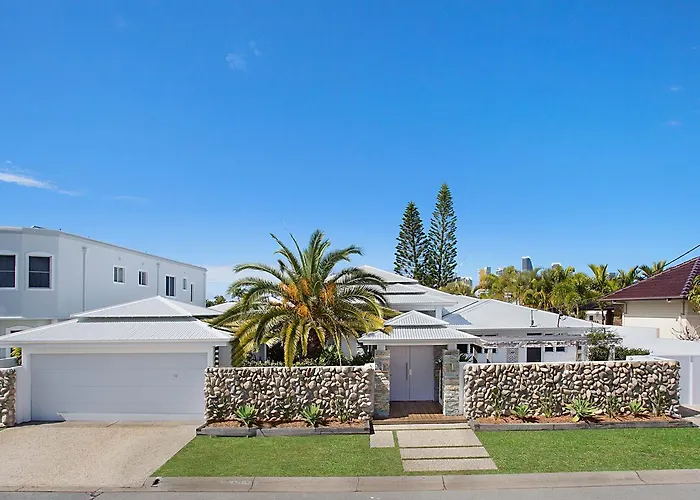 Coastal Elegance Villa Gold Coast